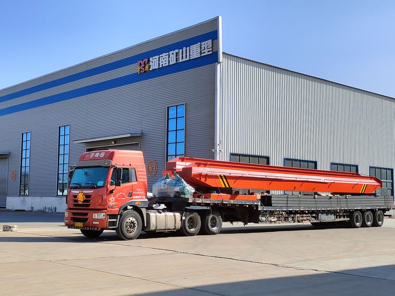 電動(dòng)單梁起重機(jī)，LD20t-26.8m，4臺(tái)，發(fā)往石家莊交付客戶使用。